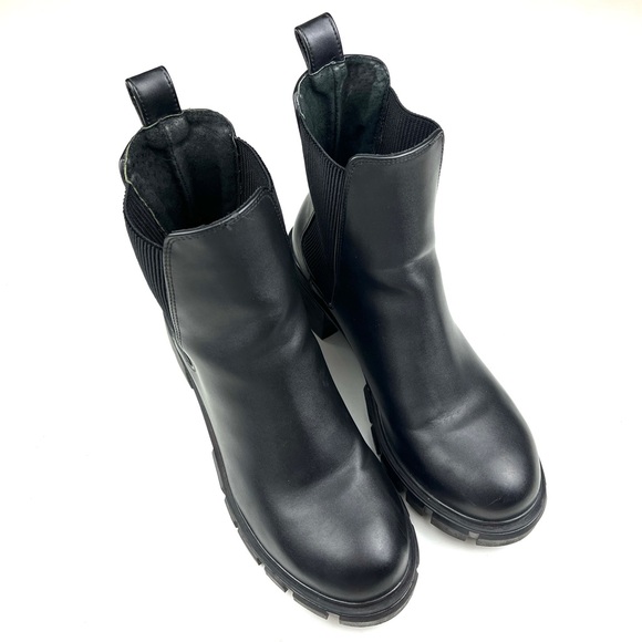 Steve Madden Hola Black Vegan Leather Lug Sole Chelsea Platform Boots size 9.5 - Picture 3 of 9